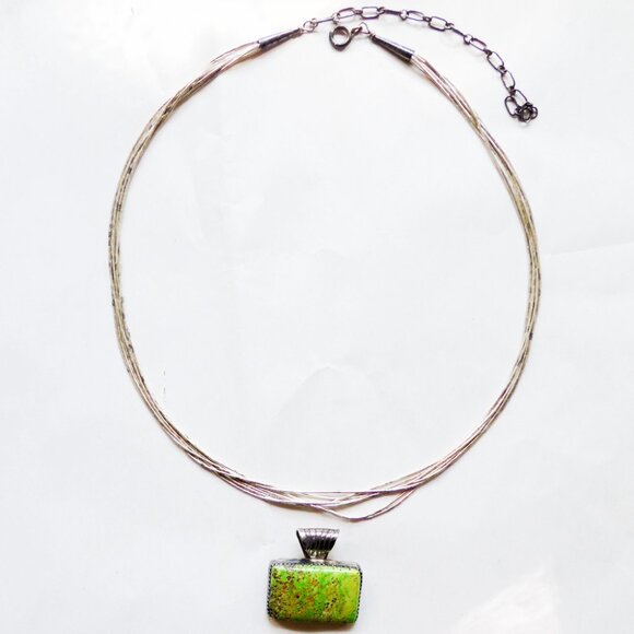 Silver multi-strand necklace with Gaspeite pendant - Picture 3 of 13